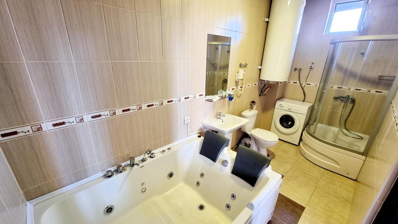 Old Batumi Mgzavrebi Apartments エクステリア 写真